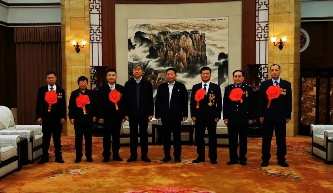 巾帼不让须眉 • 华体会网页版登录入口机械公司王雪梅 | 新当选全国劳模即将赴京受表彰