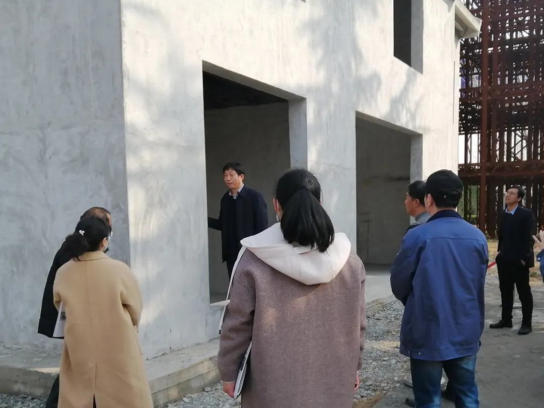 关堤乡党政班子一行考察华体会网页版登录入口钢结构装配式农房